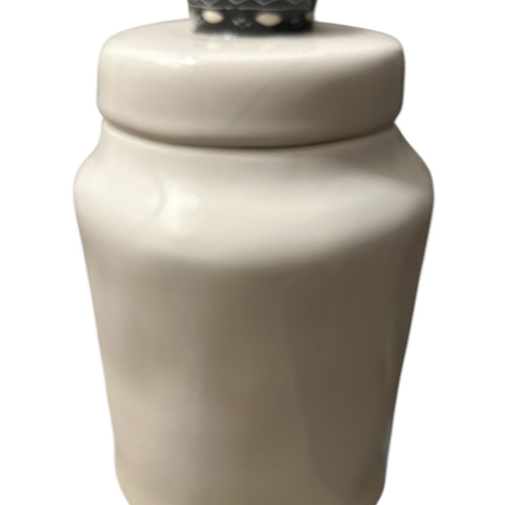 Rae Dunn by Magenta LL‎ Ceramic Crown Top Canister Dog Treats LIVE, LOVE, BARK - Picture 7 of 7
